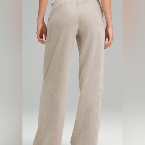 Lululemon Wide Leg Velvet Cord Asia Fit Pants in Riverstone Size Large - Picture 2 of 11